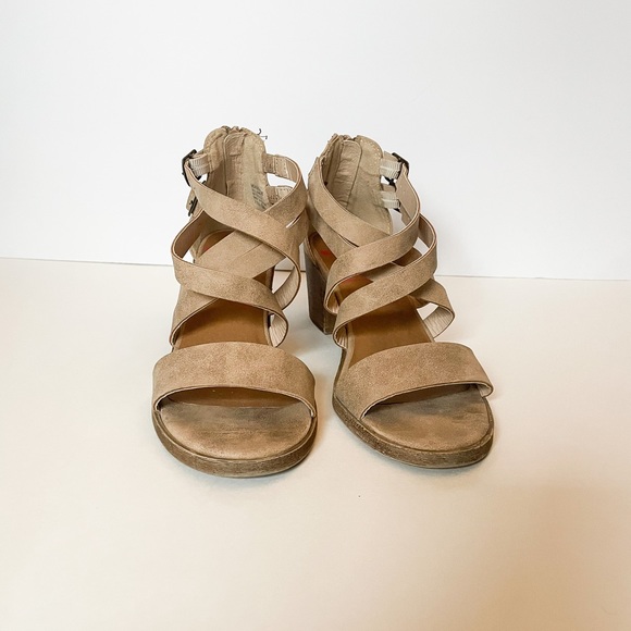 Jellypop Tan Strappy Heels size 7.5 - Picture 2 of 9